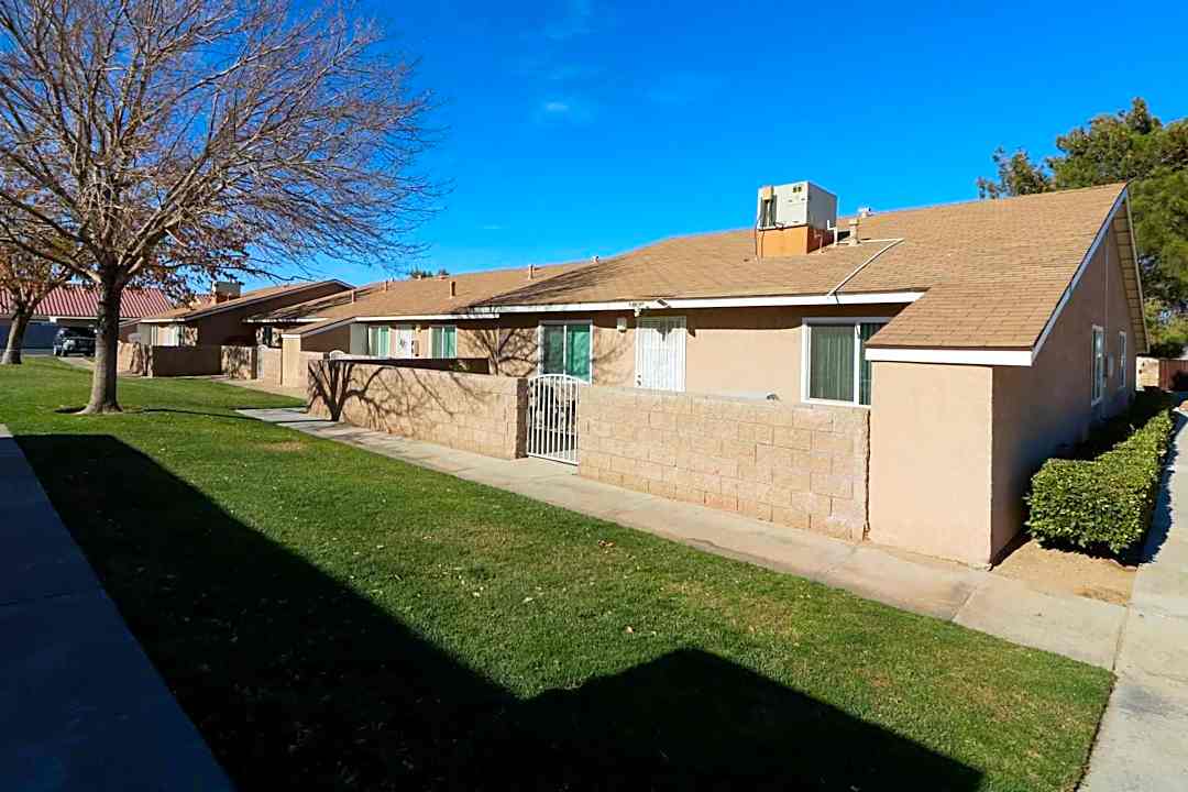 Desert View Apartments - 8948 E Ave Hesperia Ca Apartments For Rent Rentcom