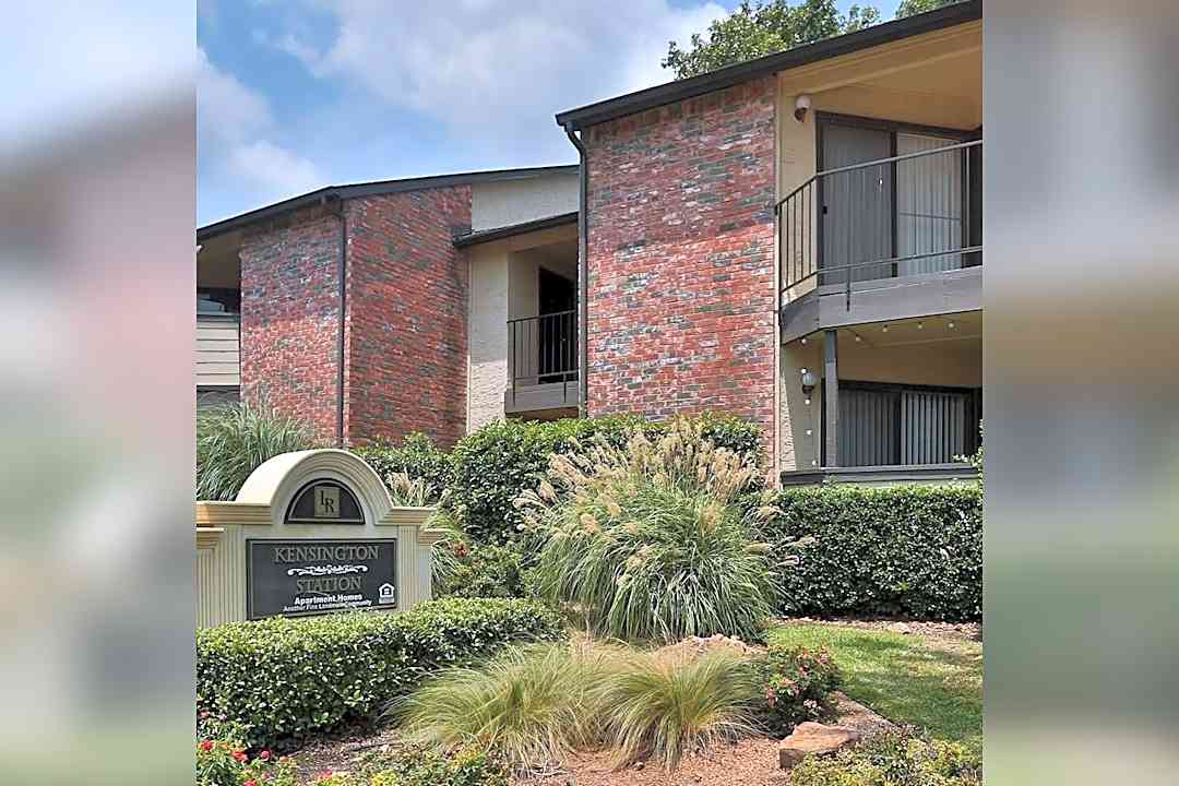 Kensington Station Apartment Homes 2401 L Don Dodson Dr Bedford Tx Apartments For Rent Rent Com