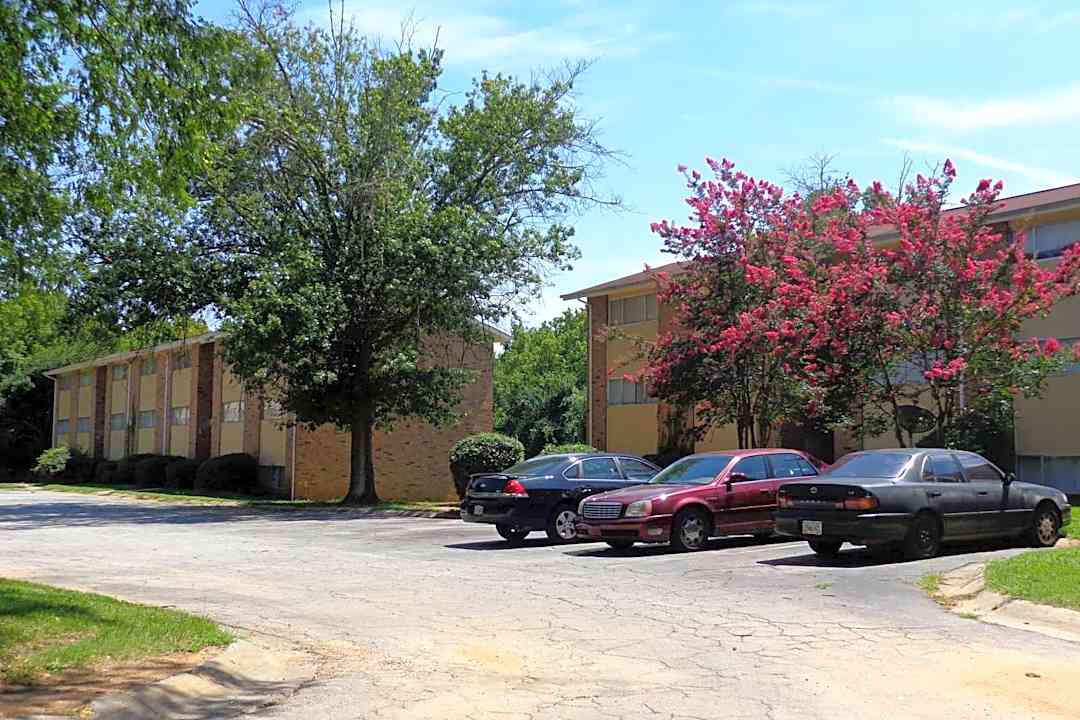 Austin Oaks 4371 Glenwood Road Decatur Ga Apartments For Rent Rent Com