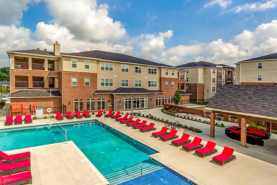 hotels in muncie indiana with indoor pool