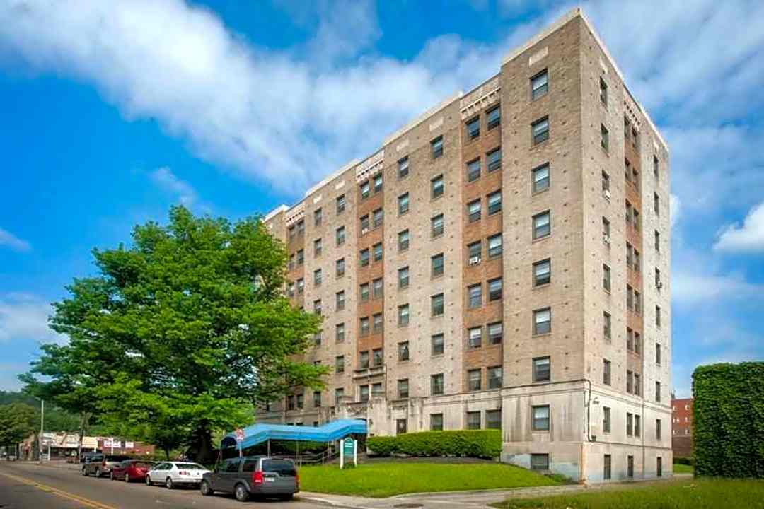 Ambassador Apartments 4733 Centre Avenue Pittsburgh Pa Apartments For Rent Rent Com