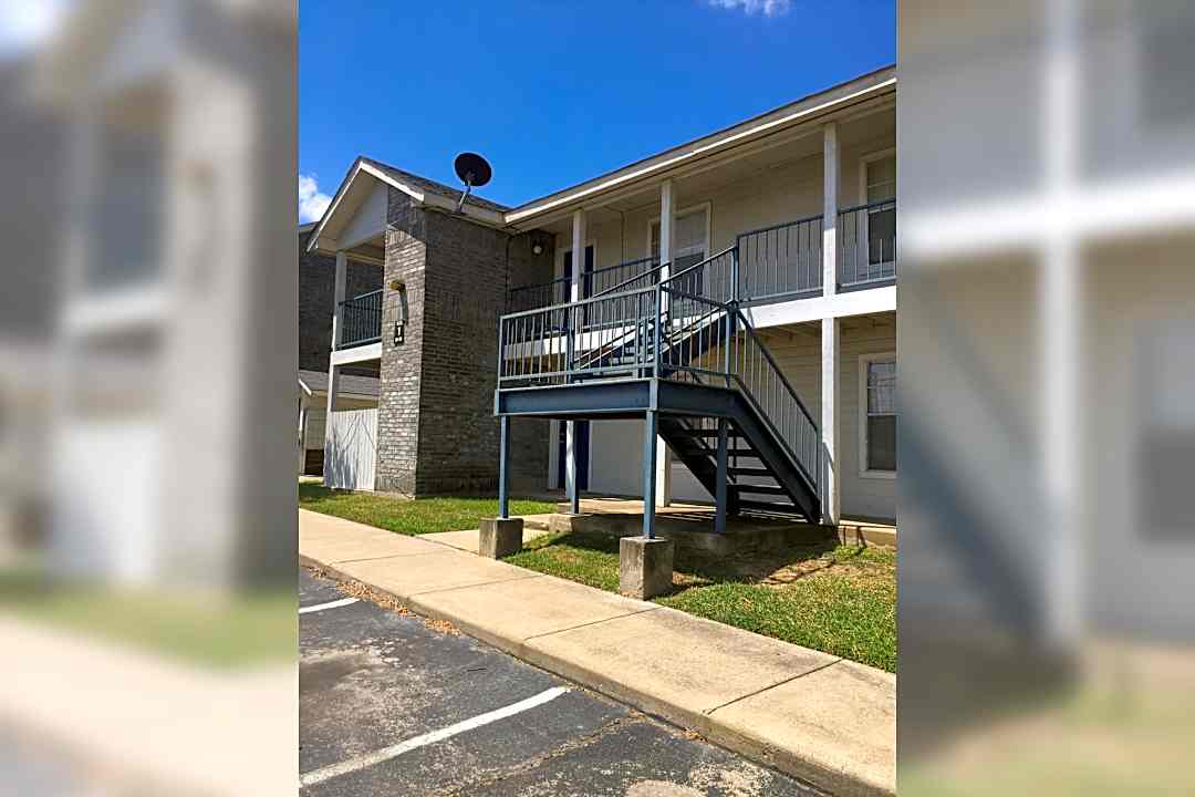Garden Hill Apartment Homes - 2119 N Vets Blvd Eagle Pass Tx Apartments For Rent Rentcom