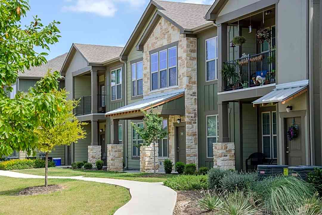 Springs At Weber Road Apartments 700 S Weber Rd Romeoville Il Apartments For Rent Rent Com