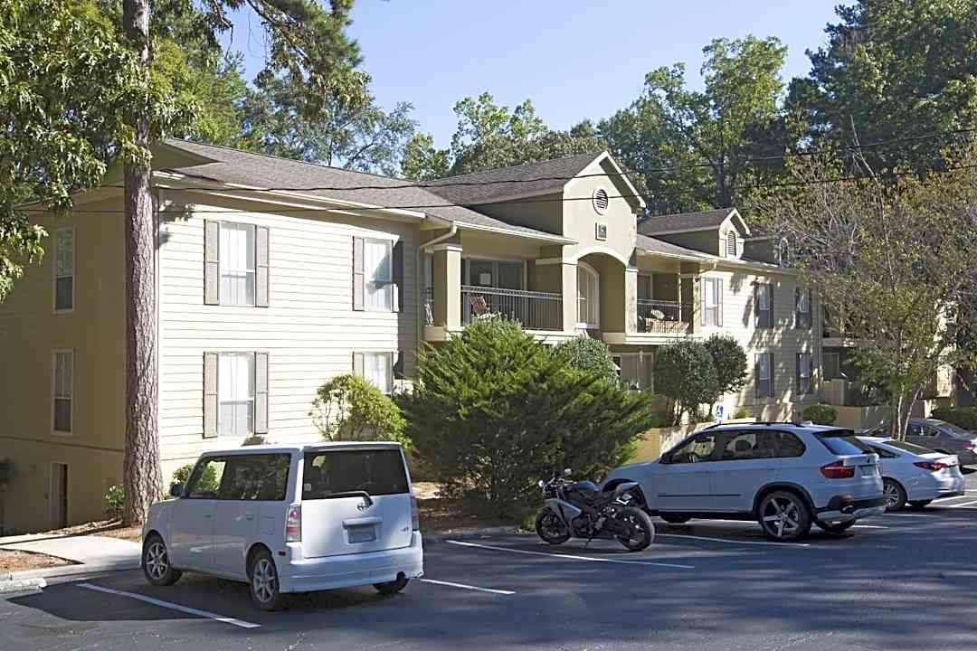 The Columns At Akers Mill 2383 Akers Mill Road Atlanta Ga Apartments For Rent Rent Com