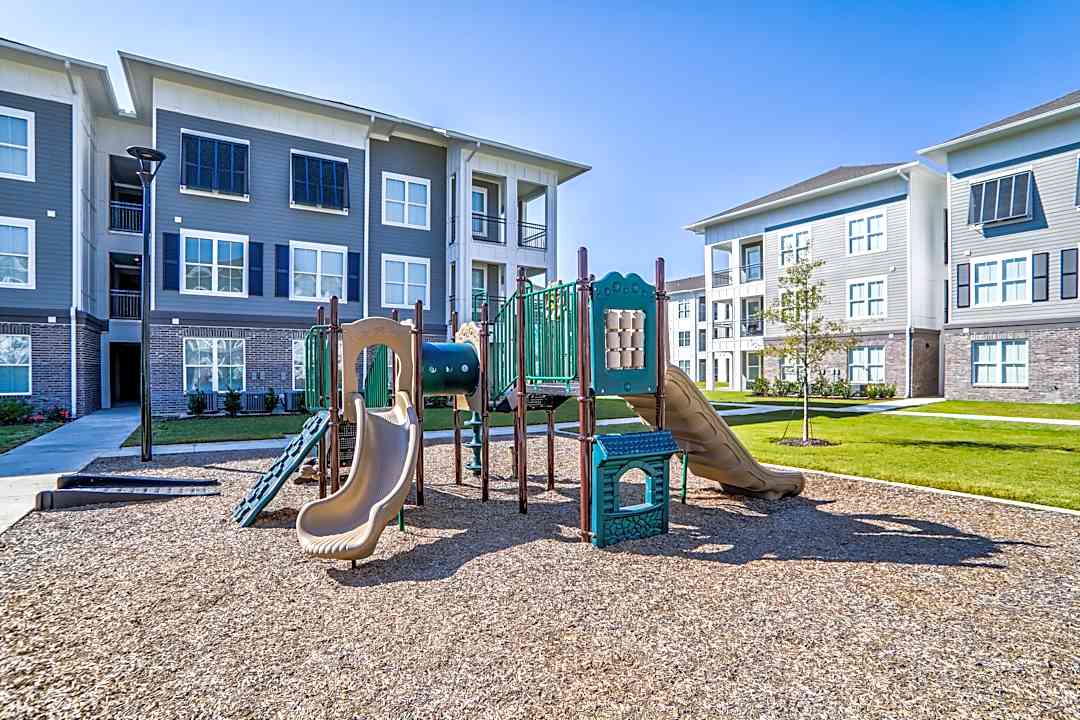 Sweetwater Apartments 3476 Sweetwater Blvd Addis La Apartments For Rent Rent Com