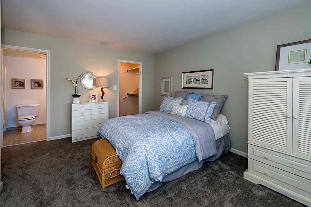 Battery Heights 8479 Metcalf Blvd Manassas Va Apartments For Rent Rent Com