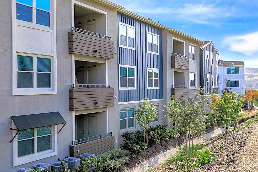 Esencia Sur Apartment Homes 92 Esencia Dr Ladera Ranch Ca Apartments For Rent Rent Com
