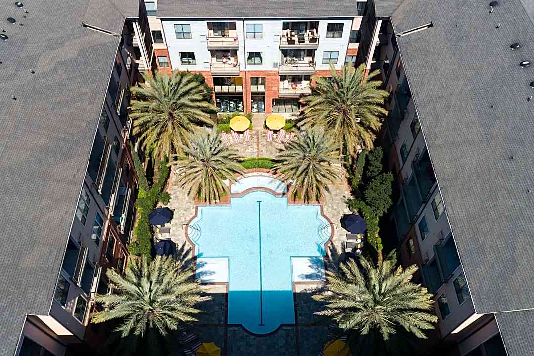 West 18th Lofts 2727 W 18th St Houston Tx Apartments For Rent Rent Com
