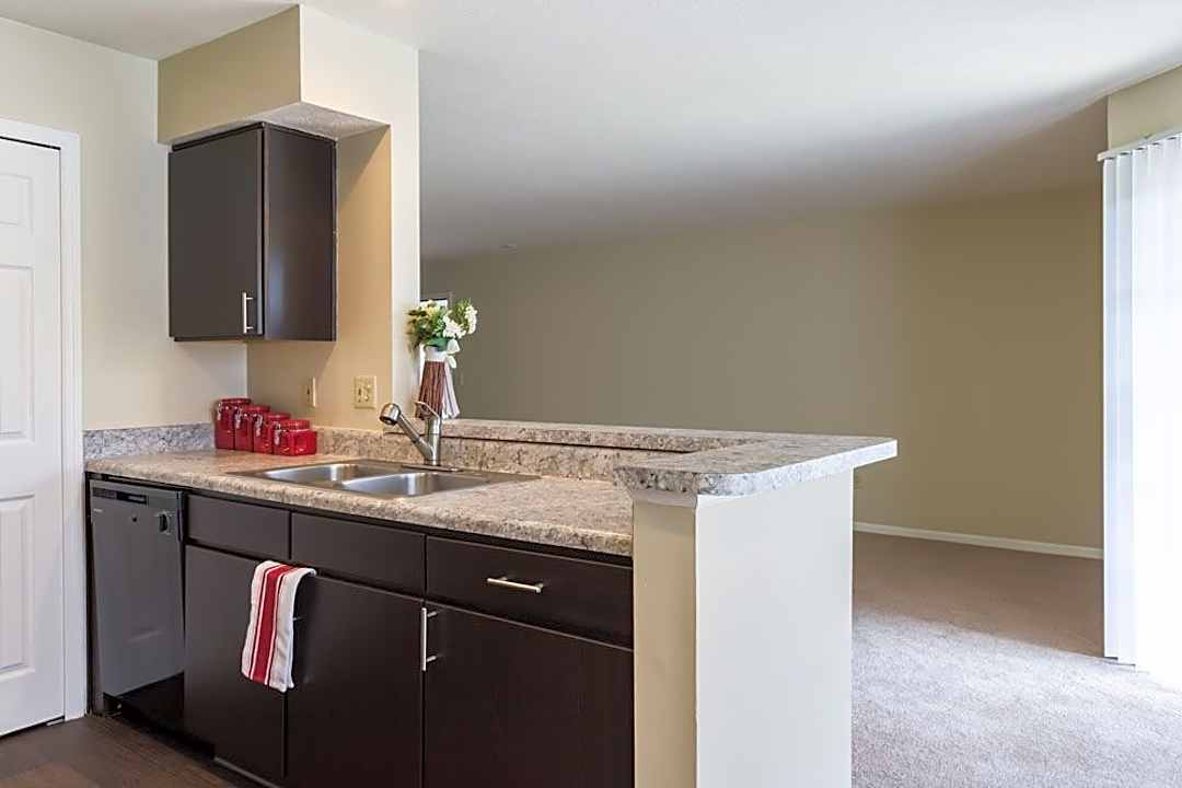 Alexander Court 135 Reynoldsburg New Albany Rd S Reynoldsburg Oh Apartments For Rent Rent Com