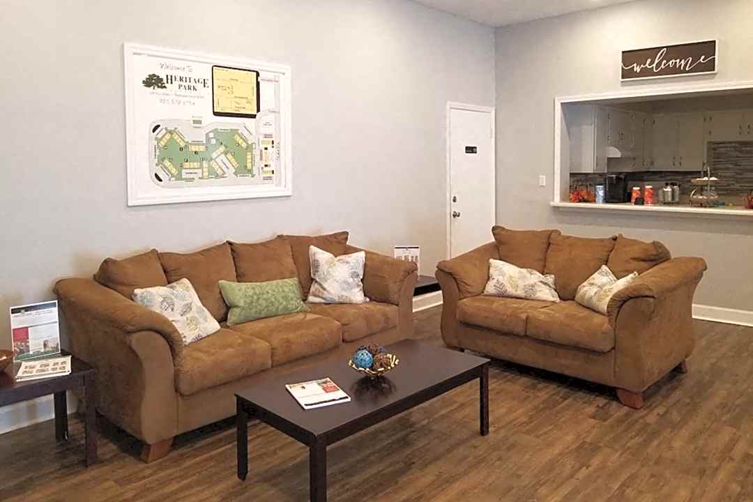 Aspen Run And Aspen Run Ii Apartments 2060 Continental Ave Tallahassee Fl Apartments For Rent Rent Com