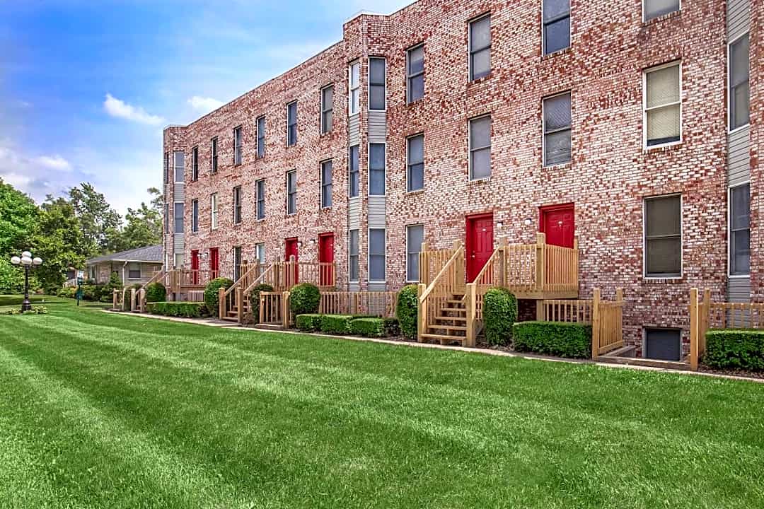 Beacon Hill Apartments 816 N New York Ave Muncie In Apartments For Rent Rent Com