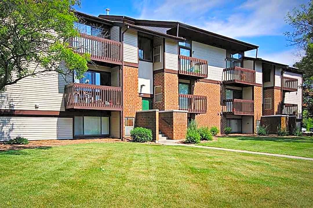 burton s landing 3790 whispering way se grand rapids mi apartments for rent rent com