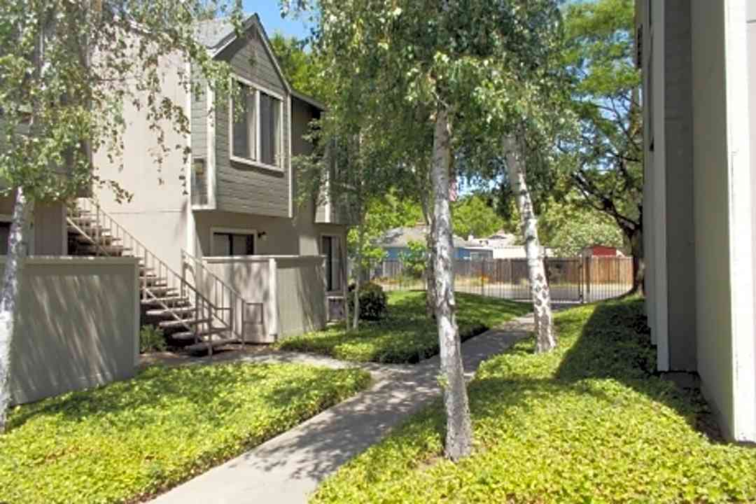 Kensington House Apartments 2440 Cottage Way Sacramento Ca Apartments For Rent Rent Com