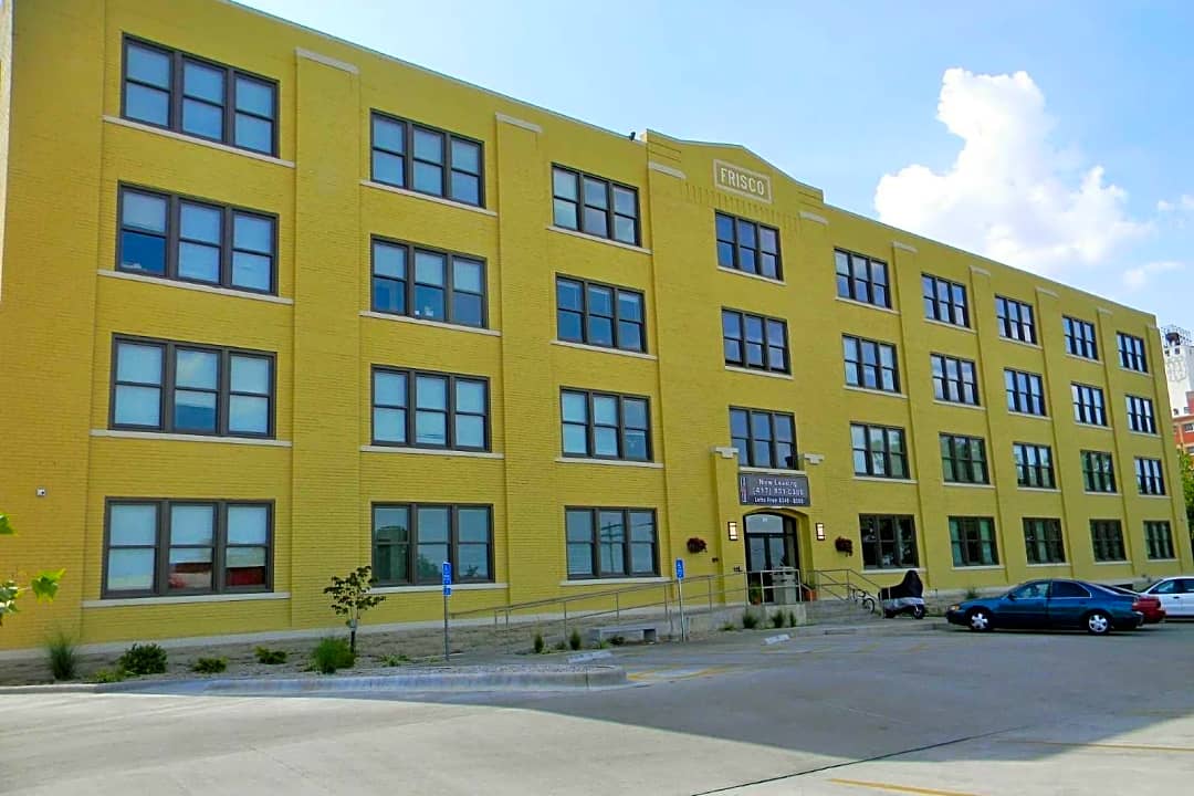 Frisco Lofts 309 N Jefferson Ave Springfield Mo Apartments For Rent Rent Com [ 720 x 1080 Pixel ]