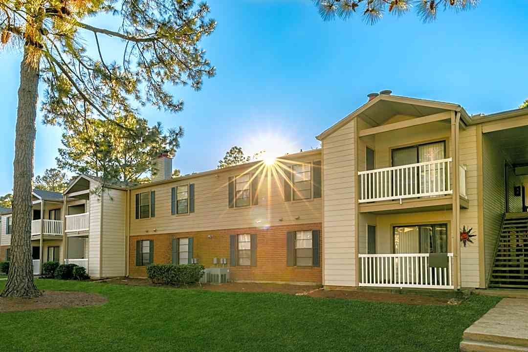 Ashford Place Apartment Homes 6075 Grelot Rd Mobile Al Apartments For Rent Rent Com