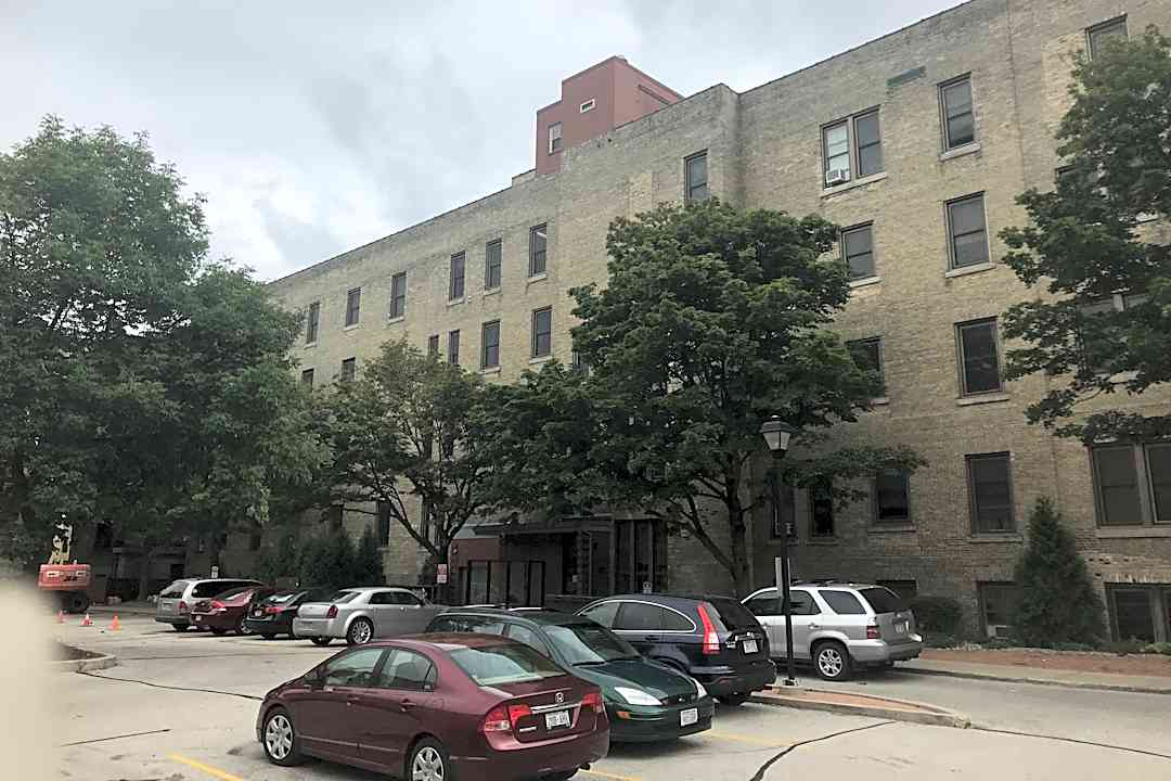 St Nicholas Apartments 916 Huron Ave Sheboygan Wi Apartments For Rent Rent Com