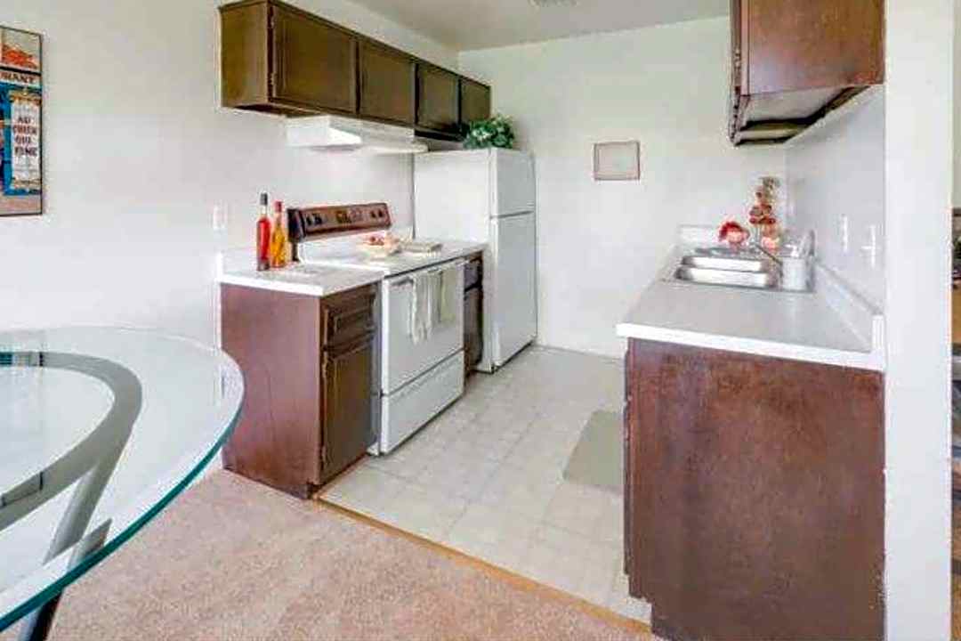 huntington club apartments 28801 imperial dr warren mi apartments for rent rent com