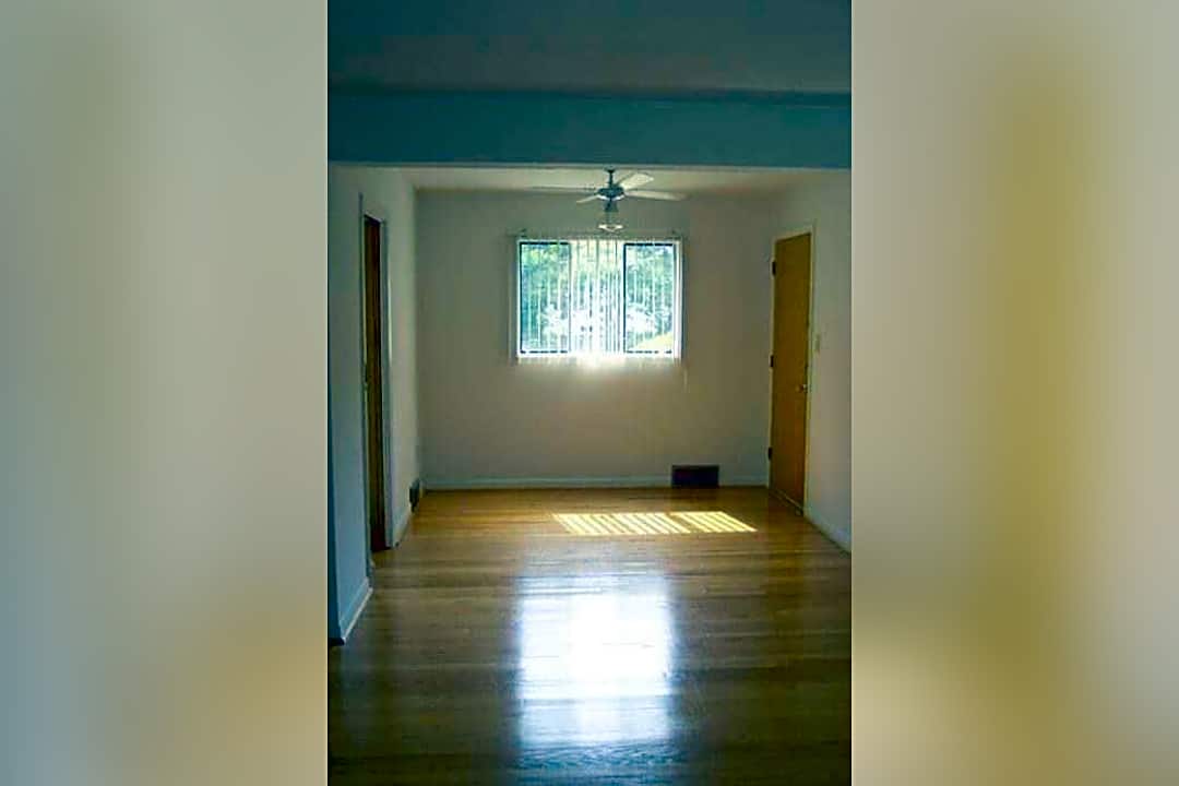 Amber Court Apartments 3105 Coolidge Hwy Royal Oak Mi Apartments For Rent Rent Com
