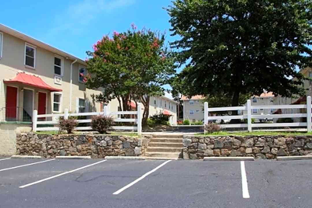 Sierra Ridge Apartment Homes 3020 Delmar Ln Nw Atlanta Ga Apartments For Rent Rent Com