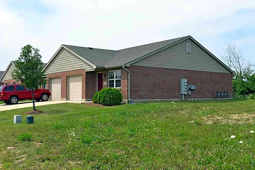 laurel creek apartments townhomes 997 n market st troy oh apartments for rent rent com