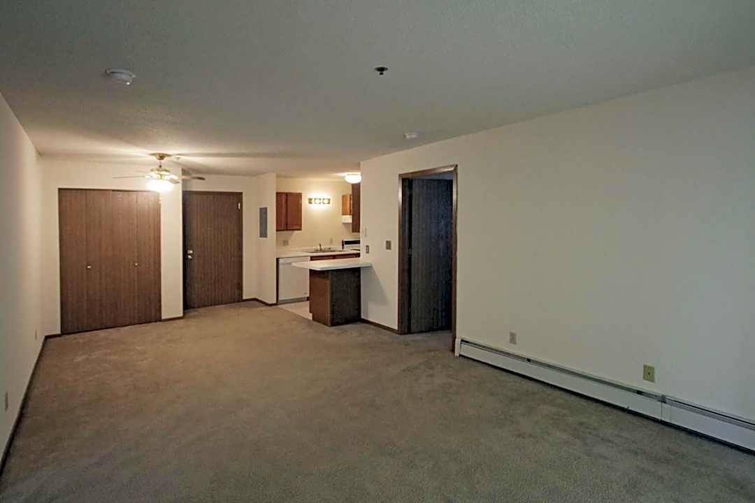 Quail Hollow Apartments - 8118 W Forest Garden Ct Milwaukee Wi Apartments For Rent Rentcom