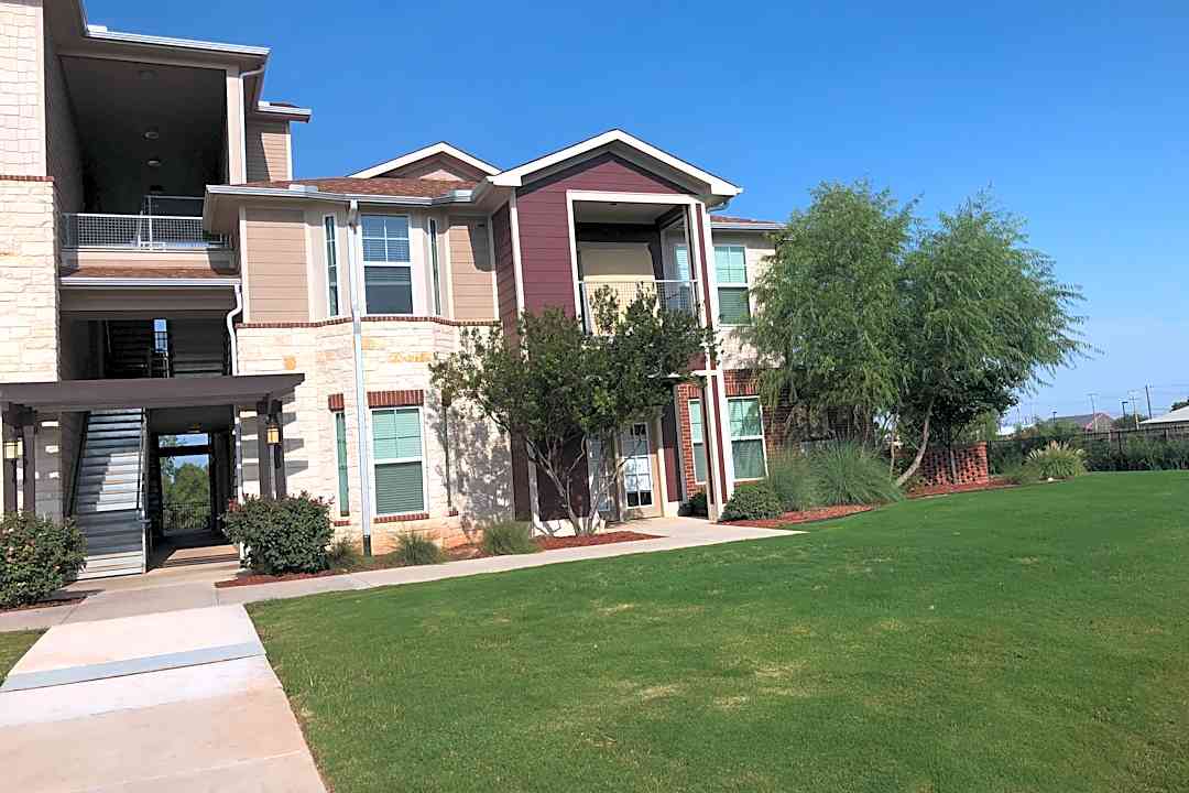 tylor grand apartments 3702 rolling green dr abilene tx apartments for rent rent com