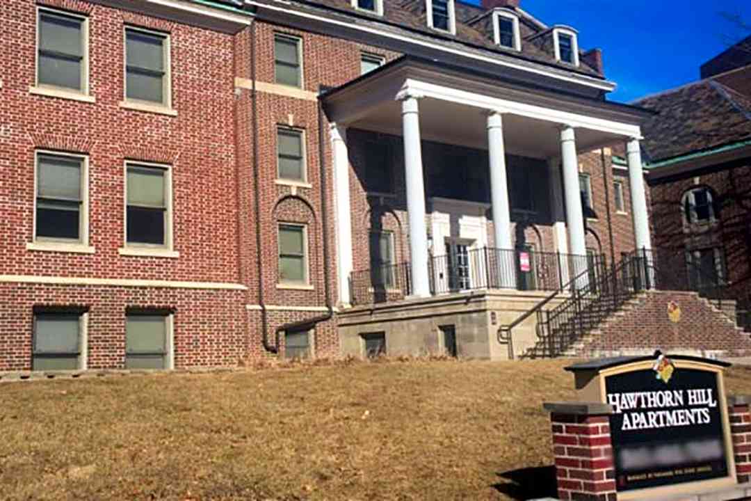 Hawthorn Hill Apartments - 921 Pleasant St Des Moines Ia Apartments For Rent Rentcom