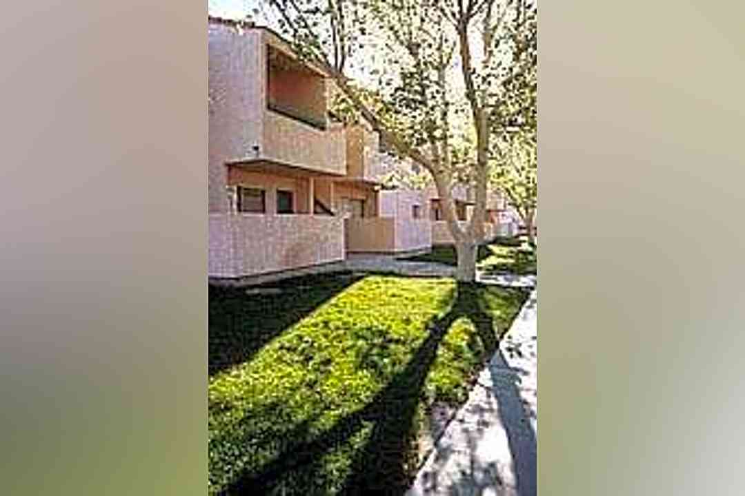 woodcreek 4485 pennwood avenue las vegas nv apartments for rent rent com