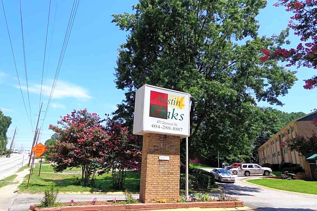 Austin Oaks 4371 Glenwood Road Decatur Ga Apartments For Rent Rent Com