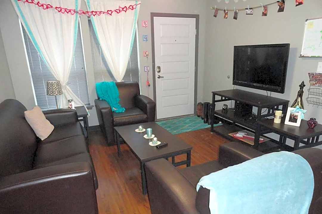Elevate Student Living - 701 E Elm St Springfield Mo Apartments For Rent Rentcom