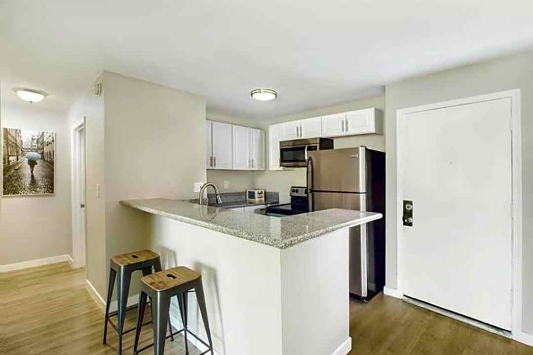 The Valley Collection On 9010 Tobias 9010 Tobias Avenue Panorama City Ca Apartments For Rent Rent Com