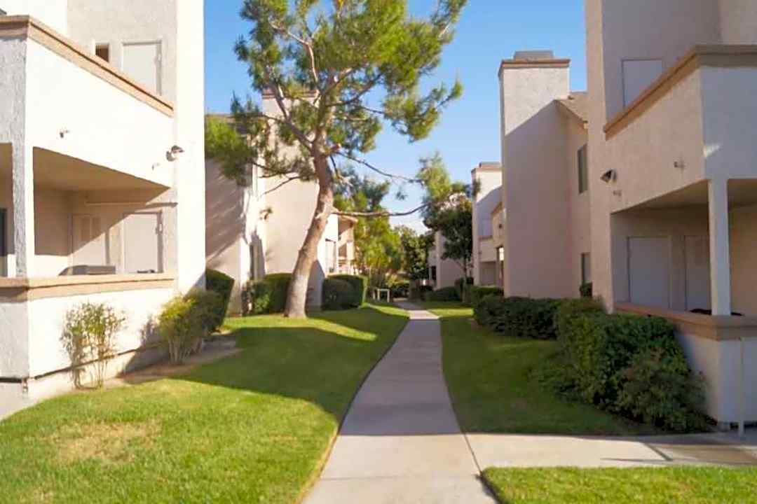 Hillside Village Apartments - 2196 West Kendall Drive San Bernardino Ca Apartments For Rent Rentcom