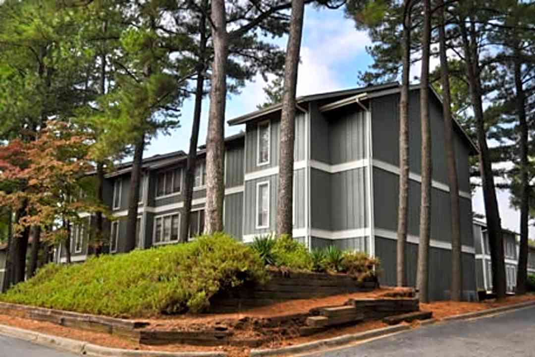 Linden Ridge Apartment Homes 5400 Memorial Dr Stone Mountain Ga Apartments For Rent Rent Com