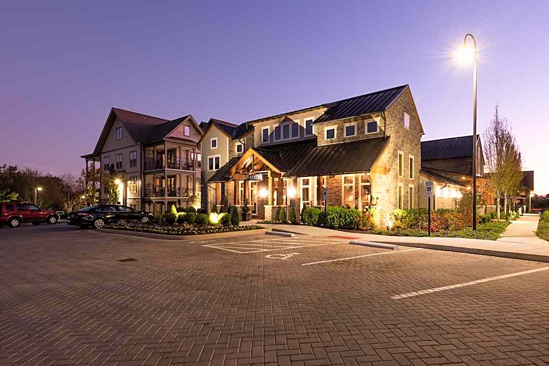 The Retreat At Iron Horse Apartments - 1000 Ironhorse Lane Franklin Tn Apartments For Rent Rentcom