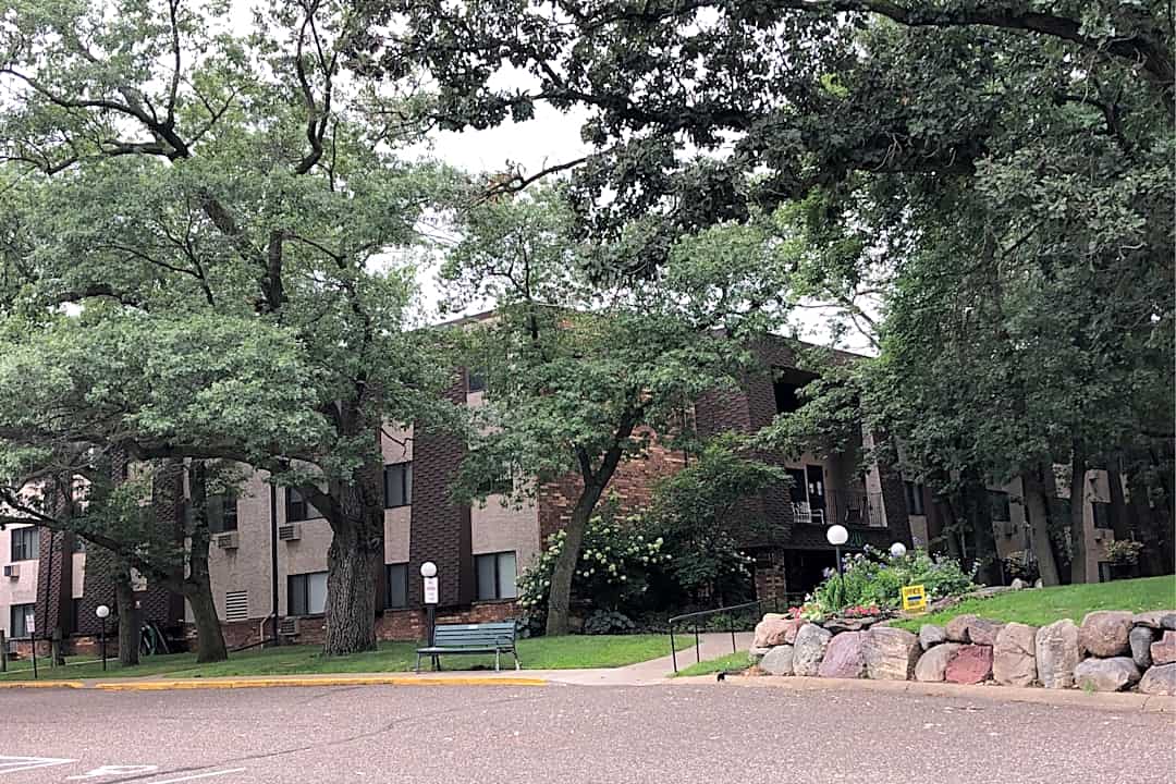Dublin Park Senior Apartments - 10020 Drake St Nw Minneapolis Mn Apartments For Rent Rentcom