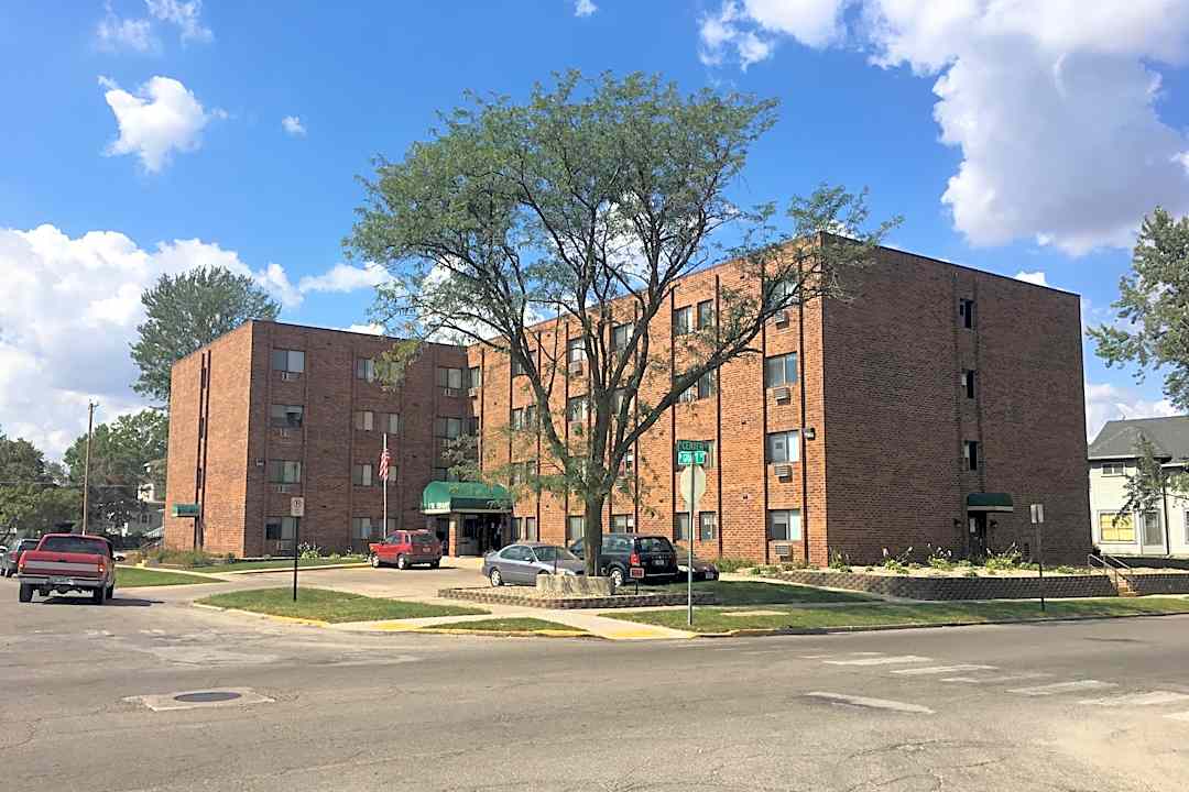 Grant Park Apartments - 1 W Grant St Marshalltown Ia Apartments For Rent Rentcom
