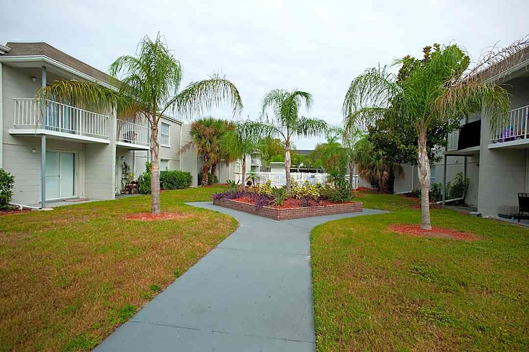 Uptown Apartments 13142 N 22nd St Tampa Fl Apartments For Rent Rent Com