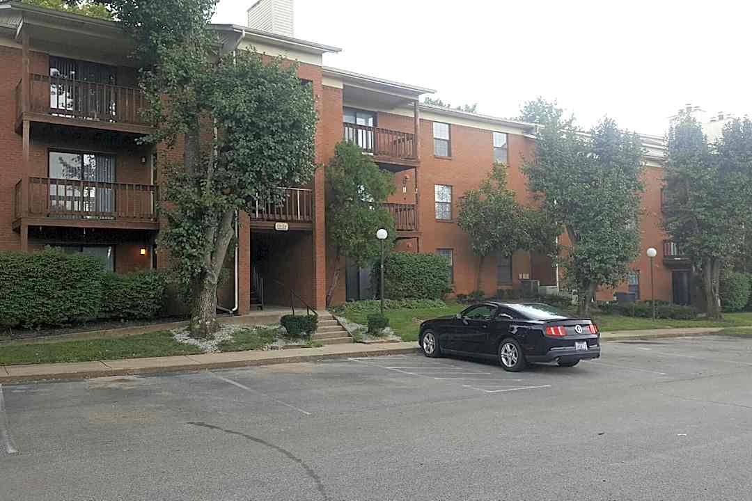 Allison Heights Apartment Community 3401 Gatewood Ct Lexington Ky Apartments For Rent Rent Com