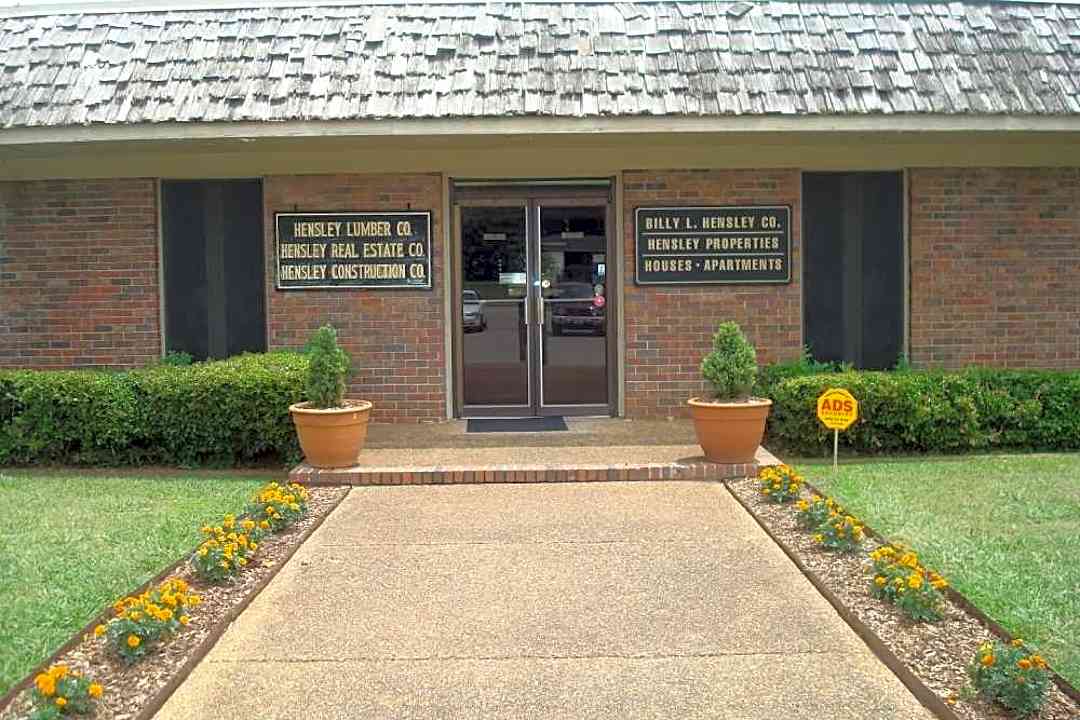 Contemporary Village Apartments Old Chisolm Road Florence Al Apartments For Rent Rent Com
