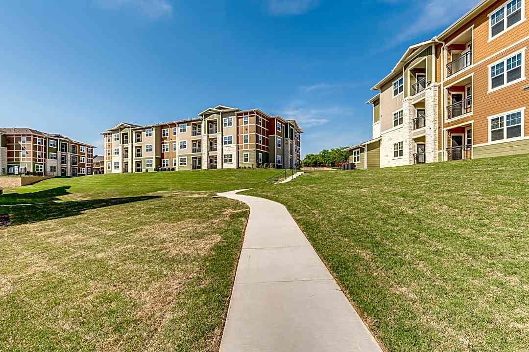 2900 Broadmoor 2900 Broadmor Drive Fort Worth Tx Apartments For Rent Rent Com