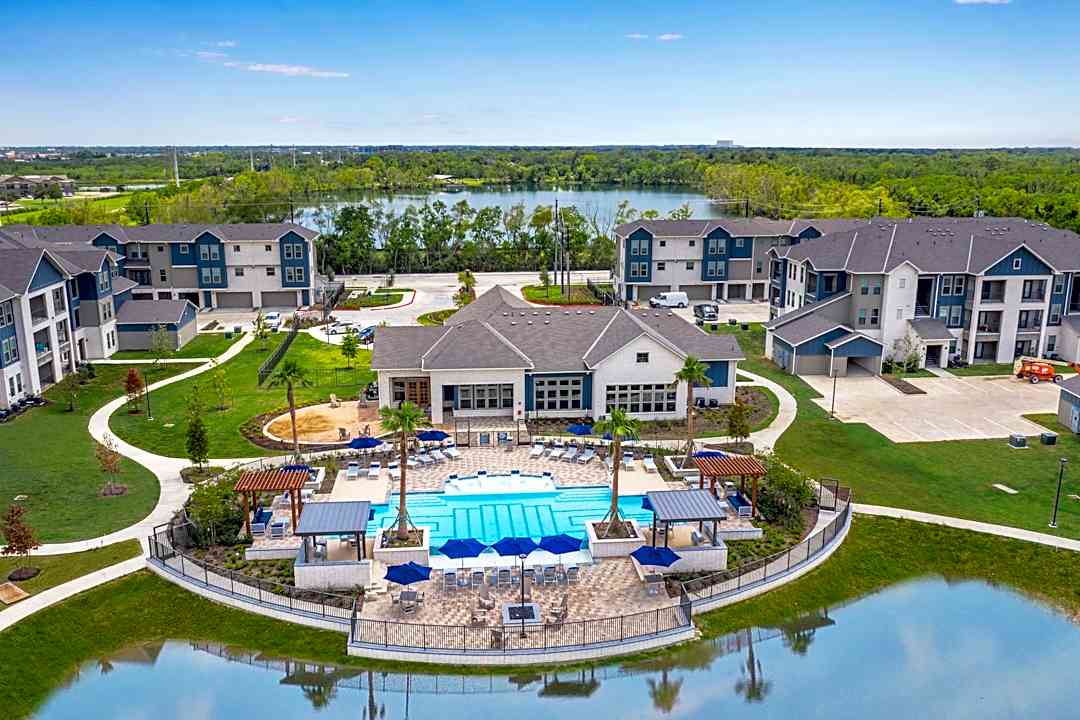 Alta Baytown 1600 Santavy St Baytown Tx Apartments For Rent Rent Com