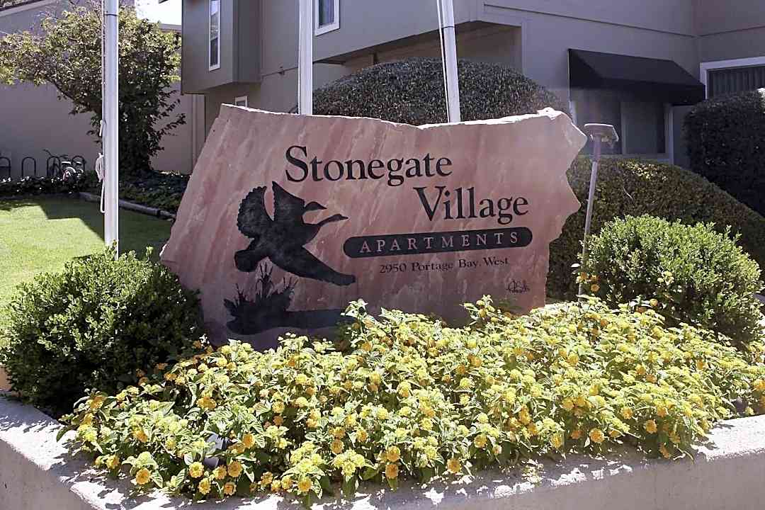 Stonegate Village 2950 Portage Bay W Davis Ca Apartments For Rent Rent Com