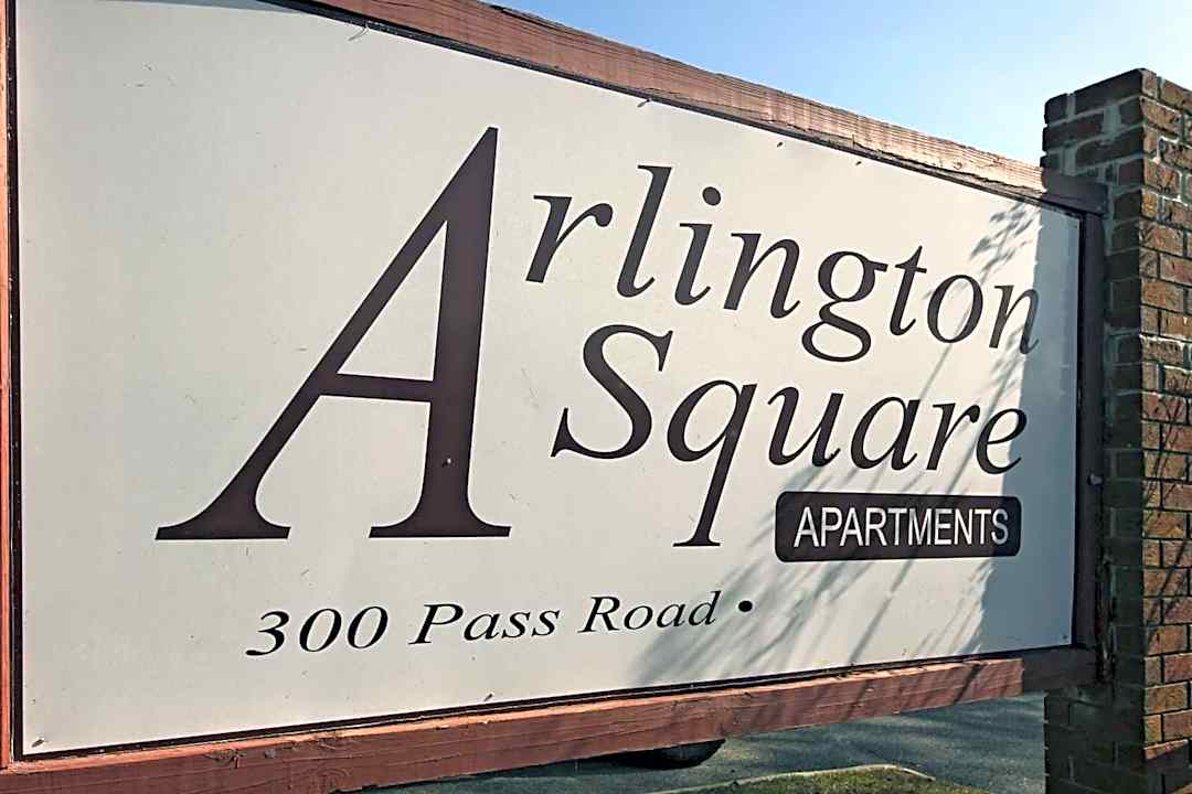 Arlington Square Apartments 3300 Pass Rd Gulfport Ms Apartments For Rent Rent Com