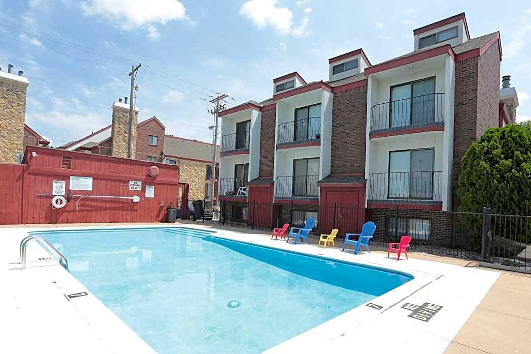 Midtown Place Apartments 900 N Waco Avenue Wichita Ks Apartments For Rent Rent Com