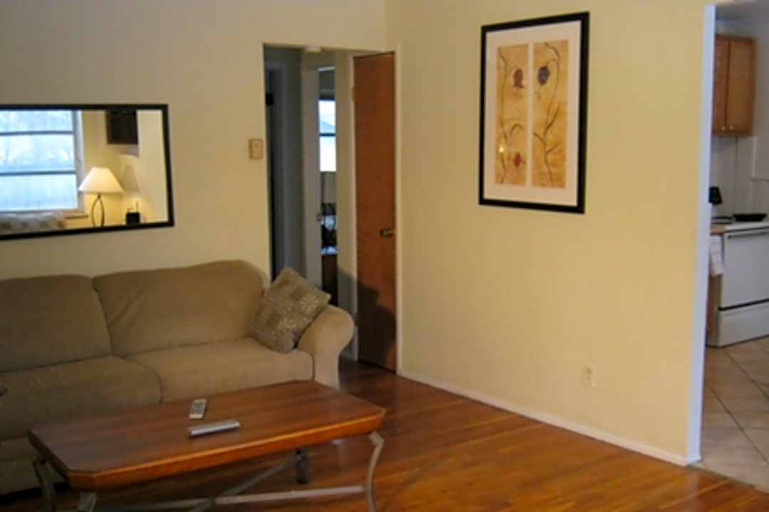 Aspenwood Alps Apartments 1722 W North Bend Rd Cincinnati Oh Apartments For Rent Rent Com