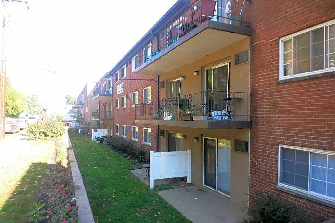 Llanerch Place Apartments 3206 Township Line Rd Drexel Hill Pa Apartments For Rent Rent Com