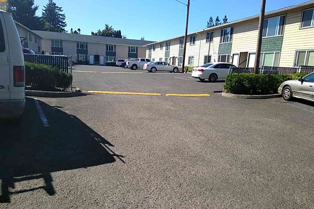 Cedar Tree Apartments Medford Oregon