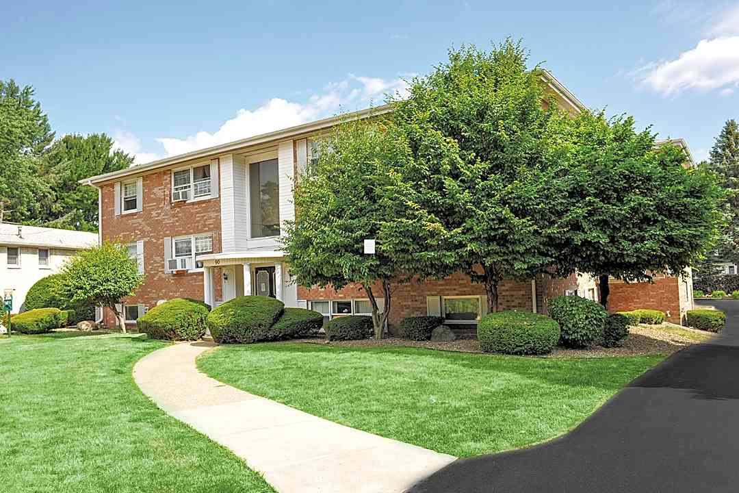 Green Lake Apartments 80 N Lake Dr Orchard Park Ny Apartments For Rent Rent Com