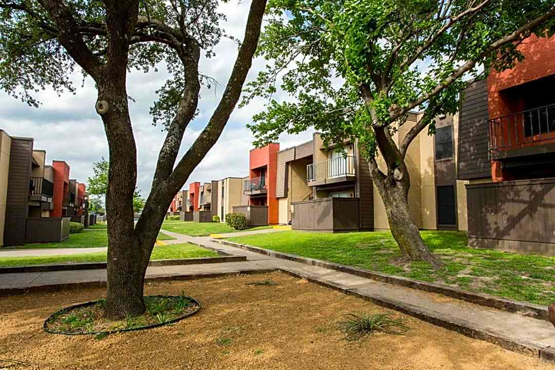 Adira 1301 W Wheatland Rd Dallas Tx Apartments For Rent Rent Com