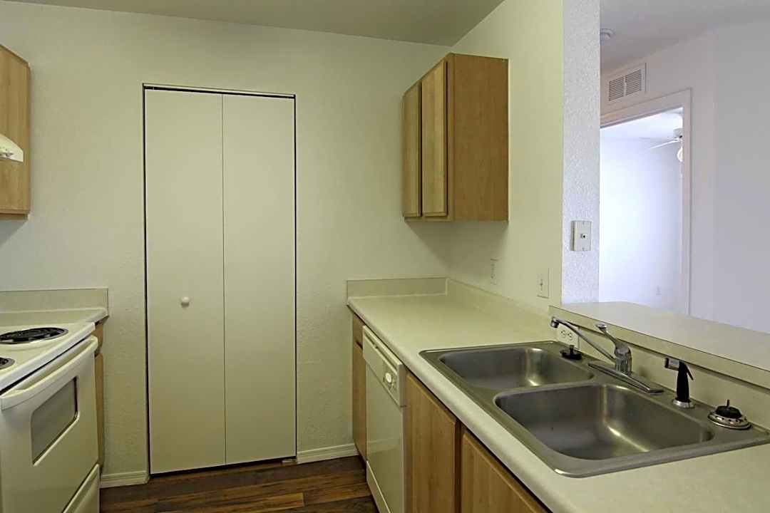 whispering oaks 900 s water st starke fl apartments for rent rent com
